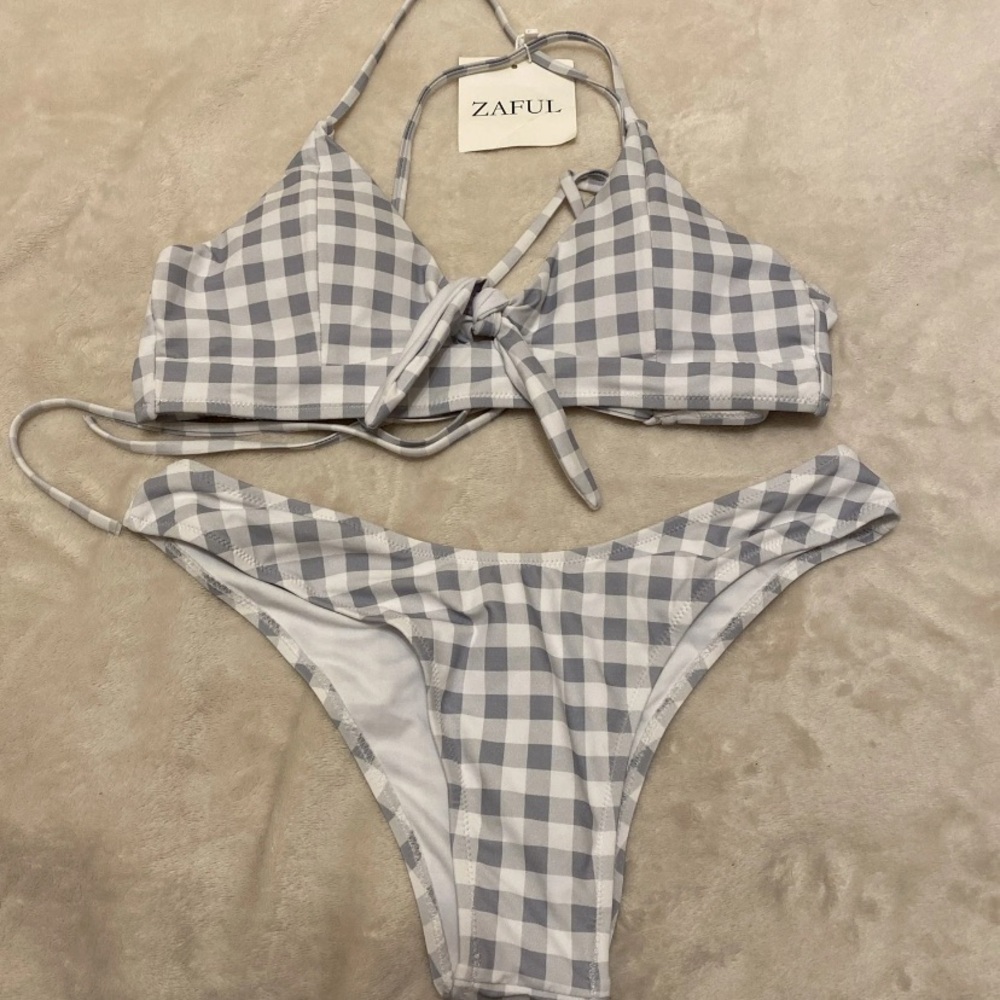 Zaful Grey and White Gingham Brazilian Bikini Set - Picture 15 of 15